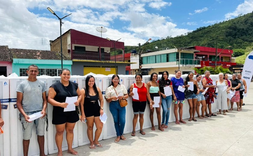 Mutirão chega ao fim e realiza o sonho da geladeira nova em Santana do Mundaú