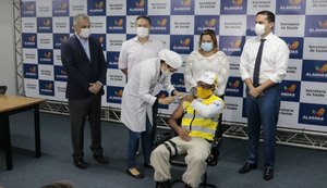 Efetivo do Ronda no Bairro começa a ser vacinado contra a Covid-19