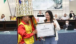 Mestre Edivar Vicente recebe a Comenda Lêdo Ivo