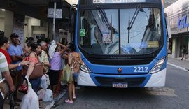 Atraso e superlotação nos coletivos