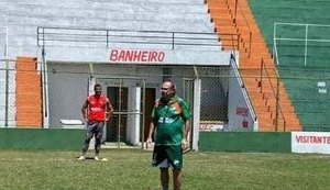 Presidente do Coruripe anuncia saída do técnico Caé Cunha do comando alviverde