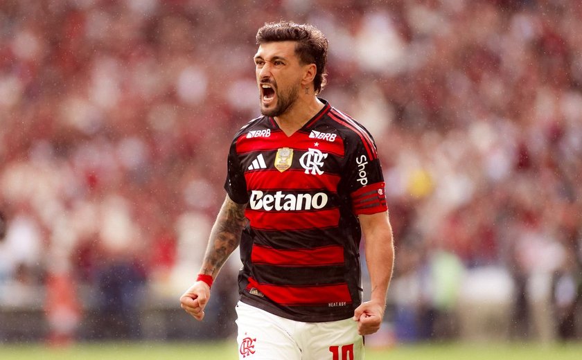 Flamengo vence no Maracanã, mas Palmeiras segue líder pelo número de vitórias