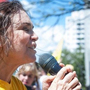 Atriz Regina Duarte Participa De Protestos Em Apoio Opera O Lava