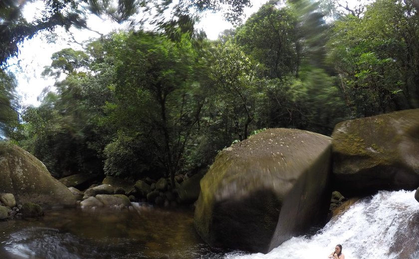 Cachoeira do Vai Vem é maior atração de Água Branca