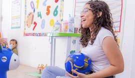 Trabalho de auxiliares reforçam acesso à educação inclusiva