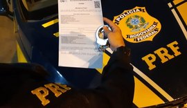 PRF prende homem com mandado de prisão em aberto por homicídio, em Rio Largo