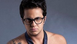 Thammy fala sobre sua peça cancelada por falta de público e ameaça diretor