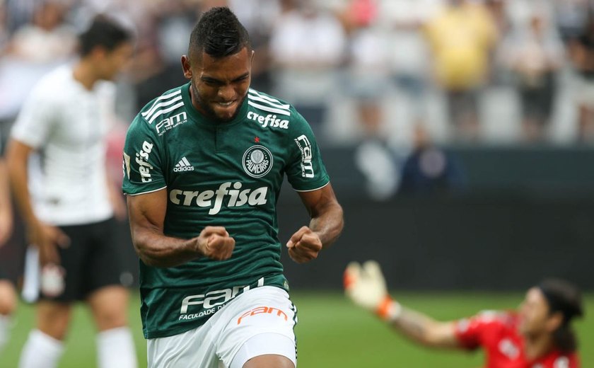 Borja marca e Palmeiras sai na frente do Corinthians na final