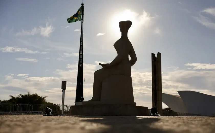 Acompanhe o 2° dia de julgamento de Bolsonaro no STF