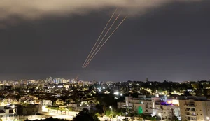 Caças israelenses matam mais de 20 no Líbano após Hezbollah atacar Tel Aviv