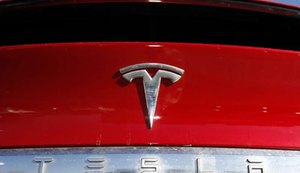 Tesla faz recall de quase 500 mil carros por questões de segurança