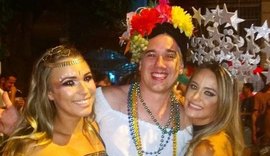 Rogério Flausino, do Jota Quest, se veste de baiana para carnaval
