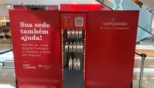 Estabelecimento incentiva bem-estar e solidariedade com geladeira instalada no mall