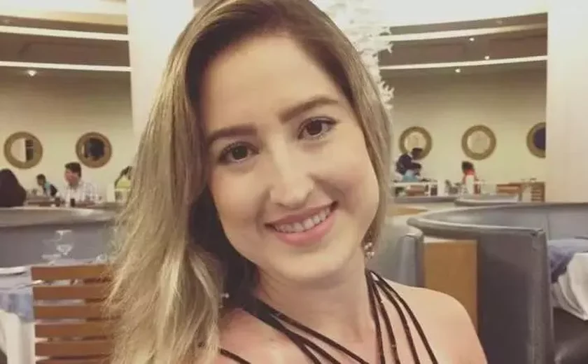 Amante de médico acusado de matar esposa envenenada pede autorização para visitá-lo na cadeia