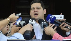 Alcolumbre diz que governo e partidos devem dialogar para aprovar Previdência
