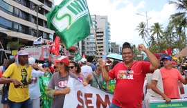 Orla de Maceió é tomada por manifestação contra a “PEC da Blindagem”