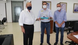 Fiea ajuda no combate à Covid-19 com doação de capacete respiratório