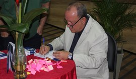 Marcelo Bastos lança livro 'Personagens da política alagoana'