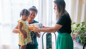 Programa Leite é Massa já distribuiu 10 mil kits de leite para crianças em vulnerabilidade social