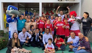 Com presença do CSA e CRB, SINDAV promove ação com crianças do Instituto Amor 21