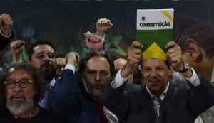 Com juristas, Fernando Haddad chama campanha anti-PT de “tentativa de fraude'