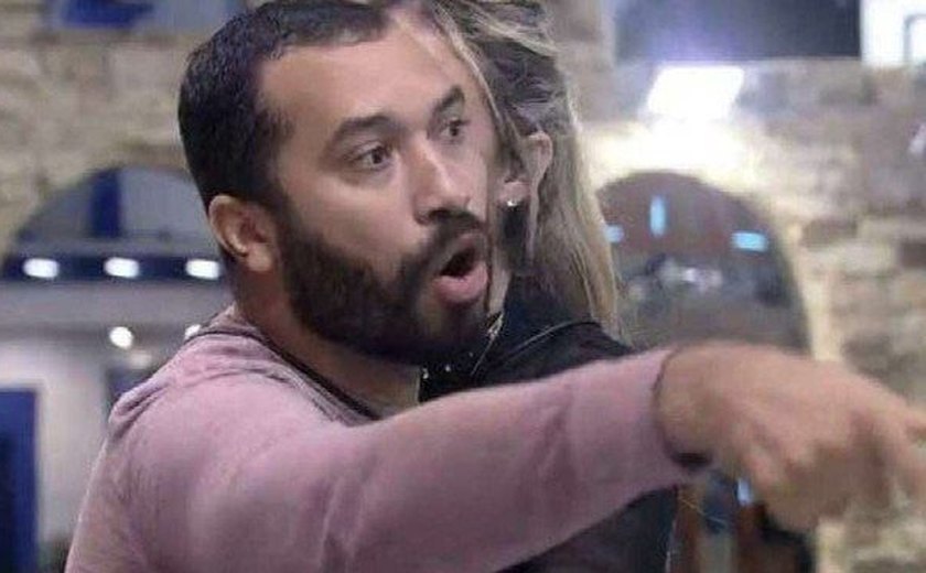 Mãe de Gil do Vigor fará mutirão para o filho sair do Big Brother Brasil 21