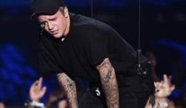 Bieber defende mulher e bate em homem que tentava enforcá-la