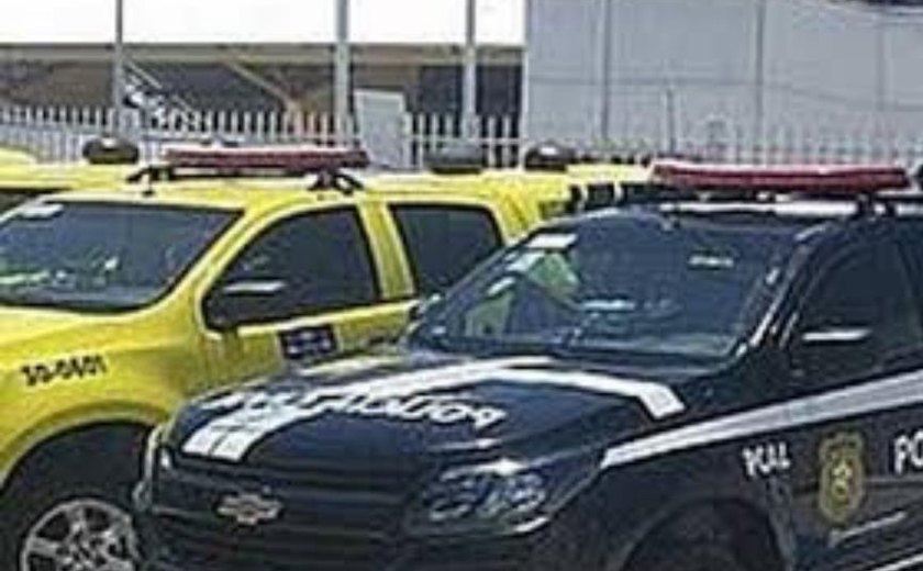 Suspeito de homicídio é preso com drogas em condomínio de luxo na Barra de São Miguel