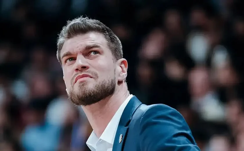 Após treinador ser preso, brasileiro Tiago Splitter é o novo técnico do Portand Trail Blazers