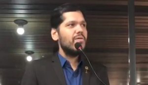 Rebateu acusações