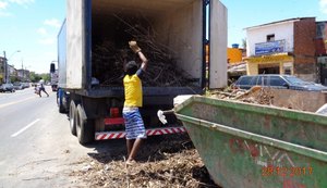 Agentes da Slum flagram descarte irregular em Maceió