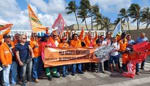 Sindipetro AL/SE realiza ato em frente à Braskem contra demissão de sindicalista