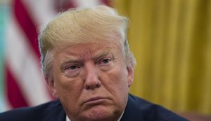 Trump classifica esforço da Câmara por impeachment como tentativa de golpe partidário