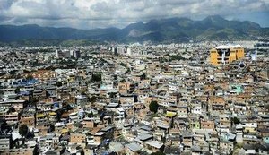 Jovens presos durante operação no Alemão deixam presídio no Rio