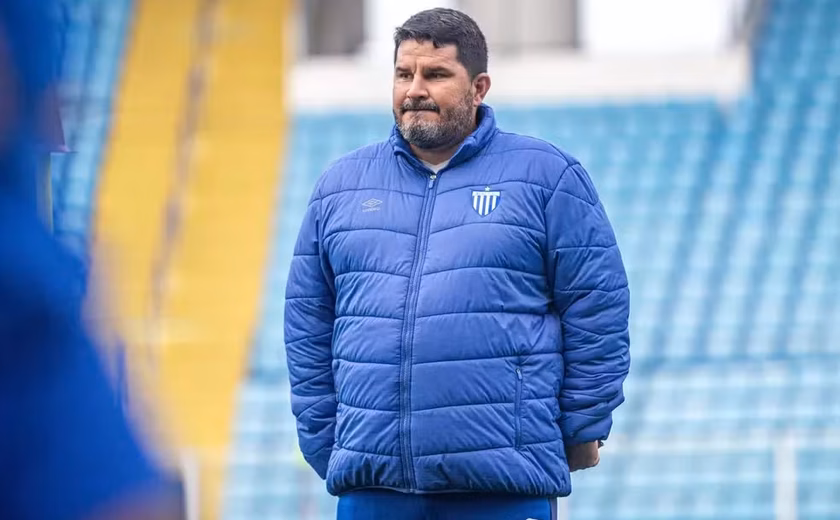 Técnico do CRB, Barroca move ação contra o Avaí por descumprimento de cláusula em rescisão