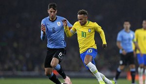 Neymar decide e Brasil conquista vitória sofrida em cima do Uruguai