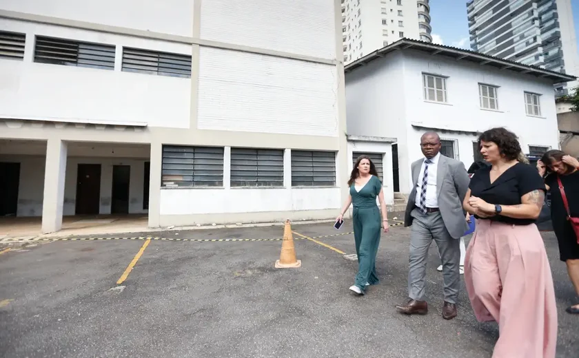 Ministro conhece projeto para Centro de Memória da ditadura
