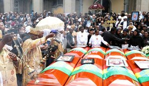 Etiópia realiza funeral simbólico de vítimas de queda de avião