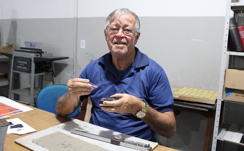 Servidor mais antigo da Imprensa Oficial celebra reconhecimento