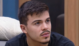 Após Lucas Santos, Thomaz levanta suspeita de Covid-19 em 'A Fazenda 14'