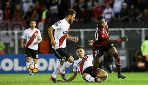 Flamengo empata com River e fica com segundo lugar no Grupo 4