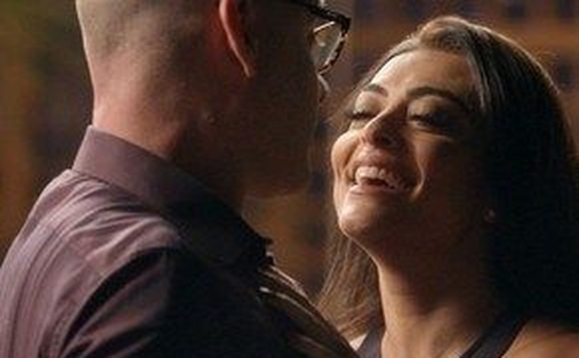 Vem aí! Pietro se oferece para ser pai do filho de Carolina e ela debocha