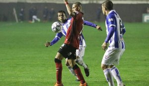 Ex-São Paulo marca belo gol, mas Criciúma empata clássico