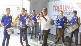 Banda de crianças e adolescentes faz apresentação musical na Jorgraf