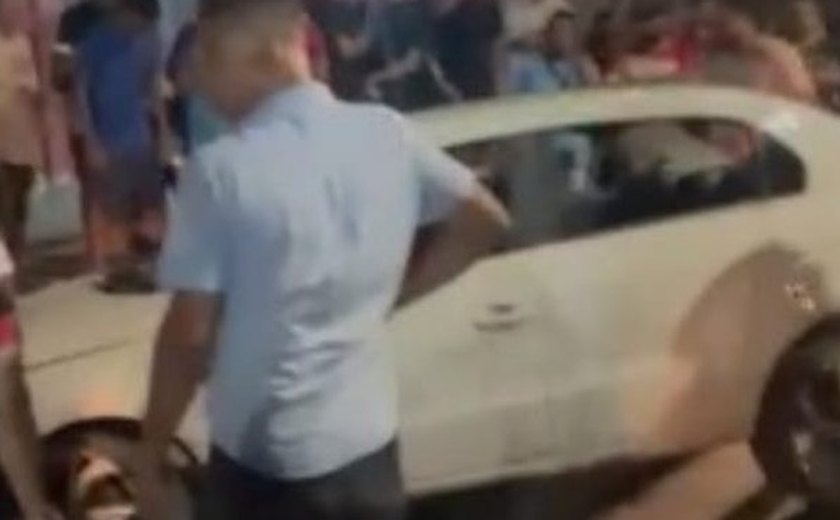 Homem com camisa de torcida organizada é assassinado dentro de carro no Clima Bom