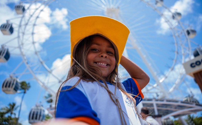 Roda Maceió encanta crianças da rede municipal em seu primeiro dia de funcionamento