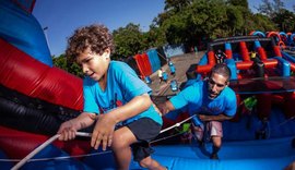 Circuito de obstáculos infláveis gigantes para adultos e crianças chega a Maceió