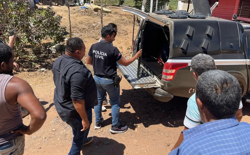 Suspeito de matar homem por ciúmes da esposa com golpes de enxada é preso