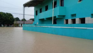 Ruas voltam a virar 'lagoa' em Fernão Velho