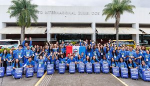Estudantes do programa Daqui pro Mundo desembarcam em dois voos neste sábado